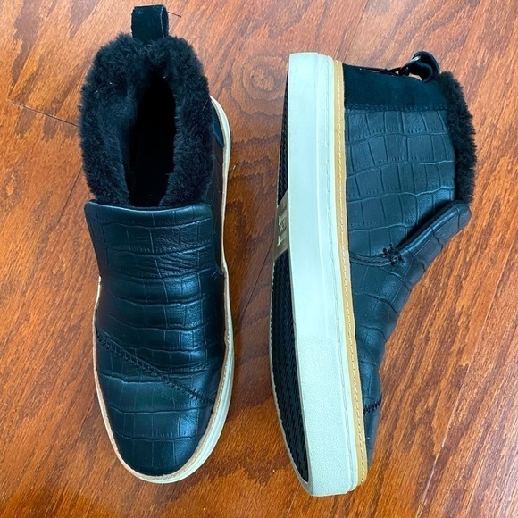 Toms Black Croc Embossed Leather Paxton Sherpa Lined Slip-On Sneaker, 7.5 - Picture 2 of 15